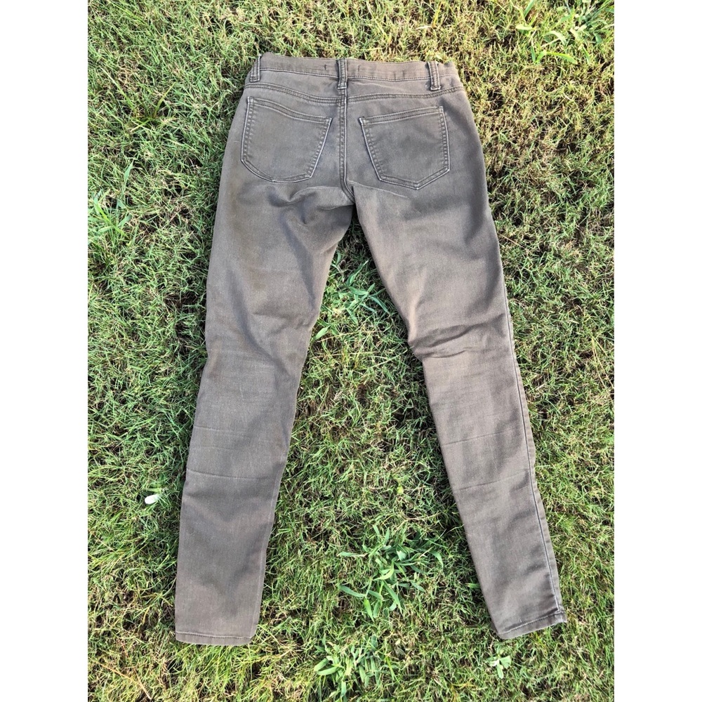 A bundle of 4! Forever 21 mid rise pants. - Picture 6 of 8